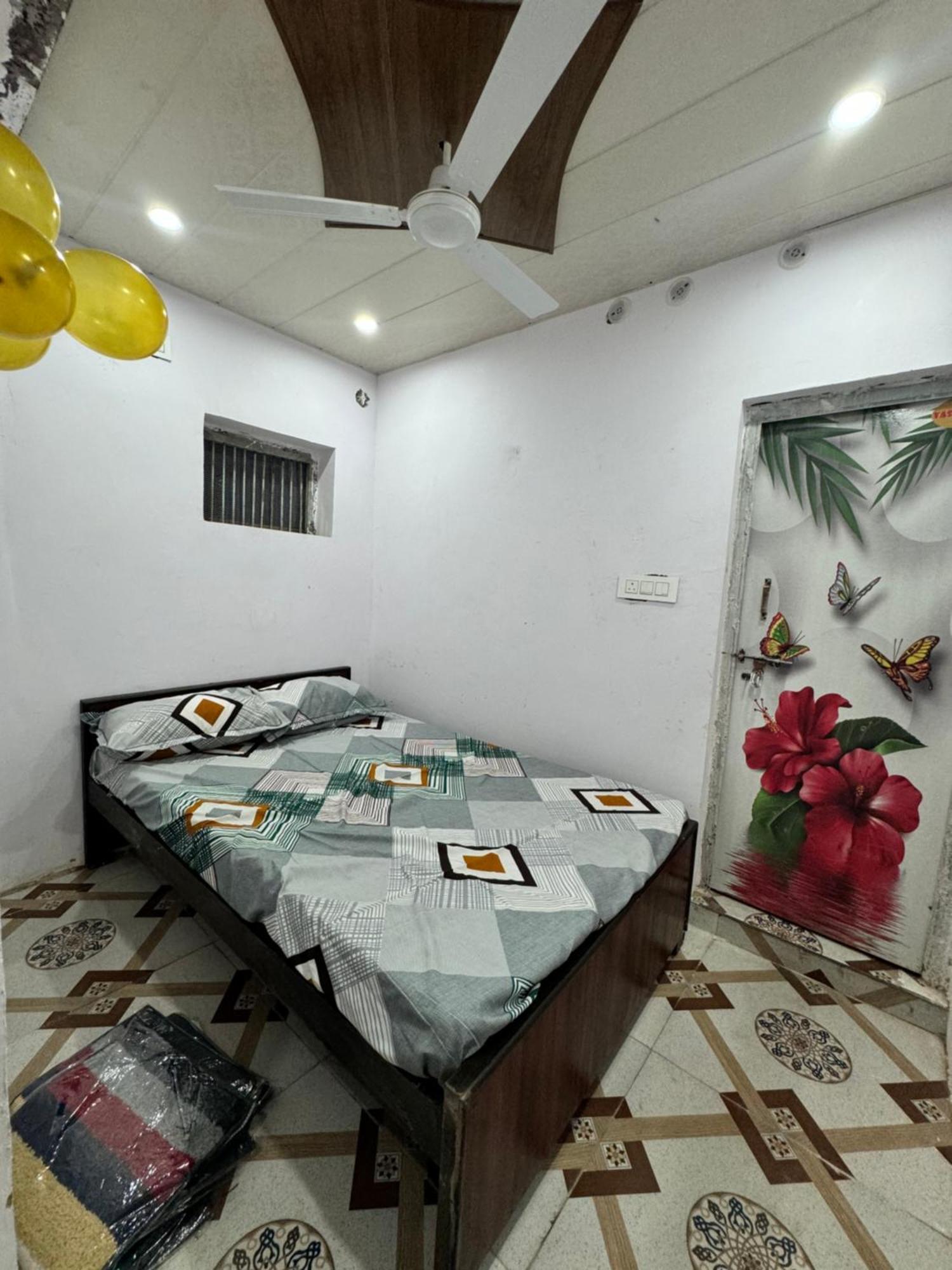 Pakhi Residency Hotel Vrindavan Exterior photo
