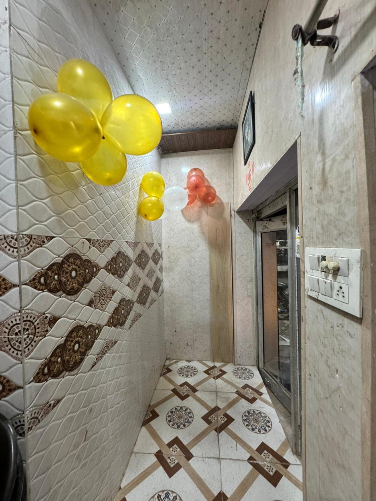 Pakhi Residency Hotel Vrindavan Exterior photo