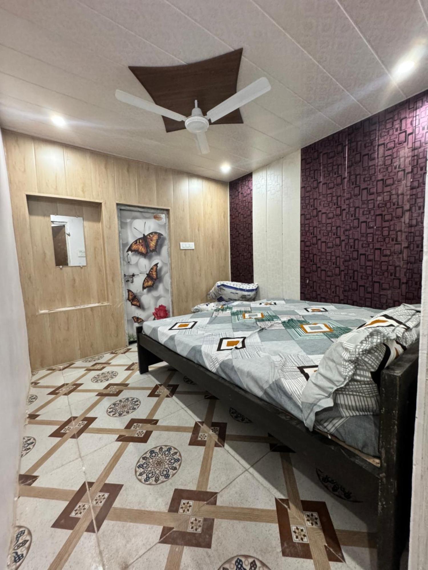 Pakhi Residency Hotel Vrindavan Exterior photo