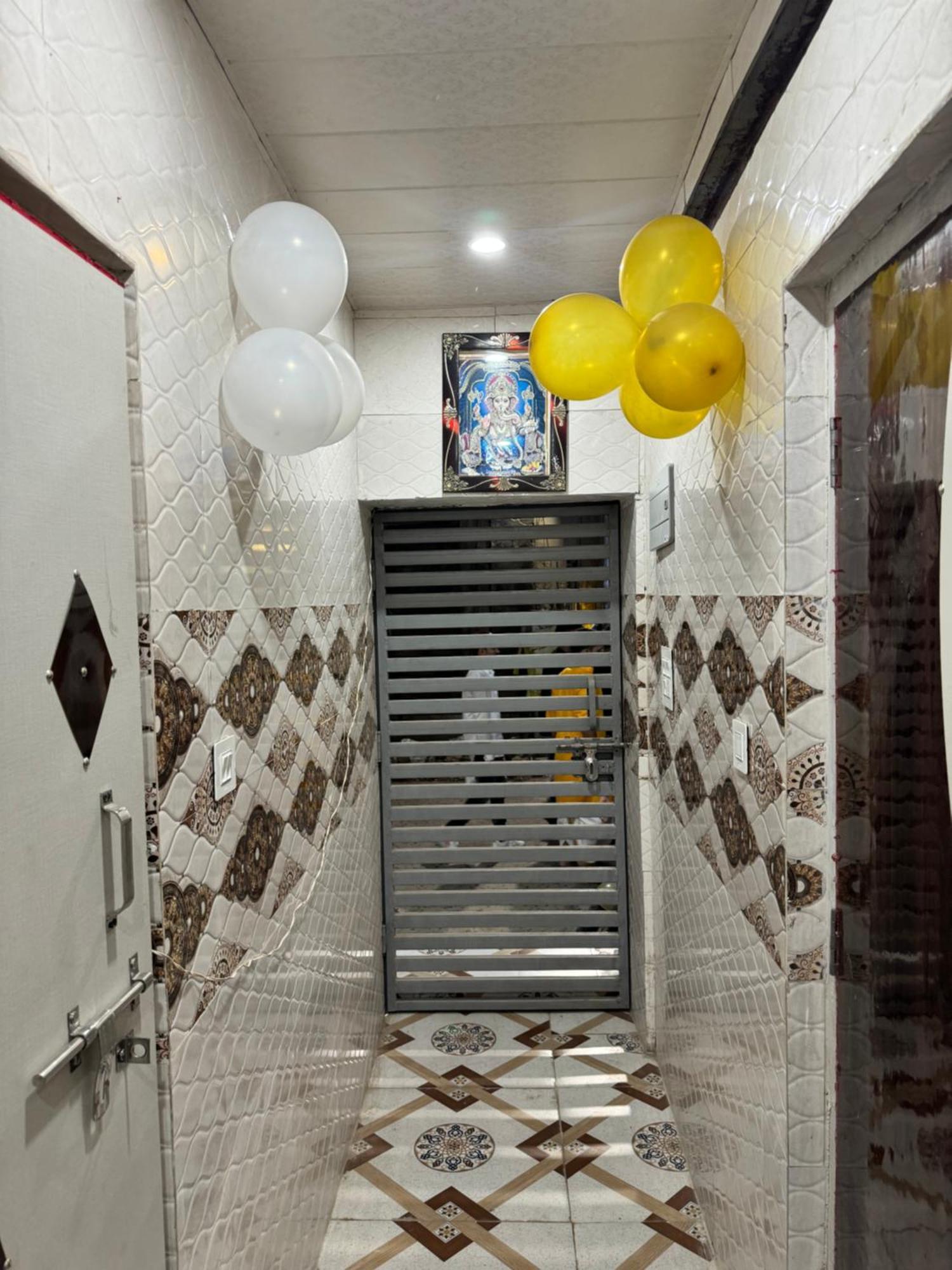 Pakhi Residency Hotel Vrindavan Exterior photo