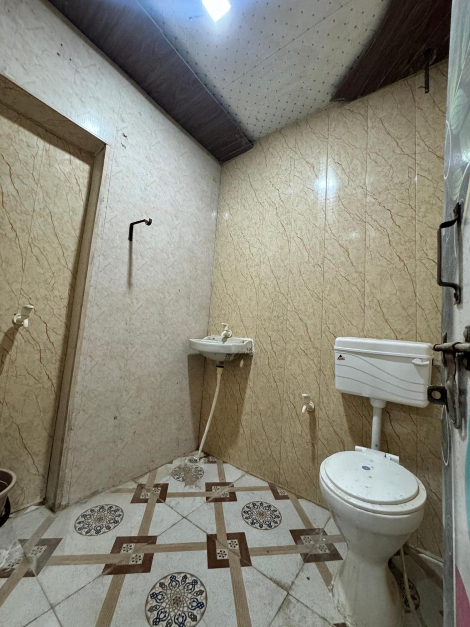 Pakhi Residency Hotel Vrindavan Exterior photo
