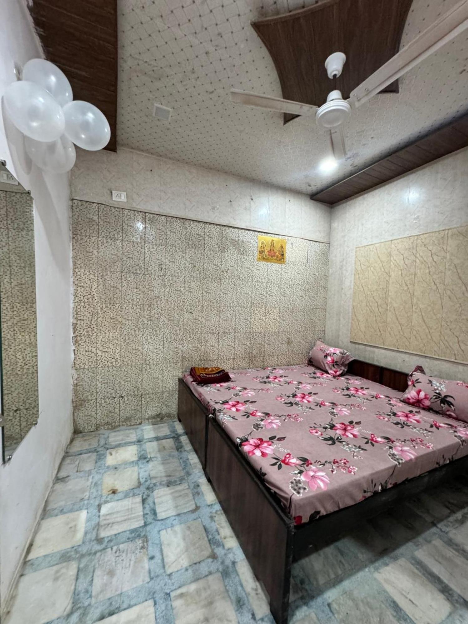 Pakhi Residency Hotel Vrindavan Exterior photo